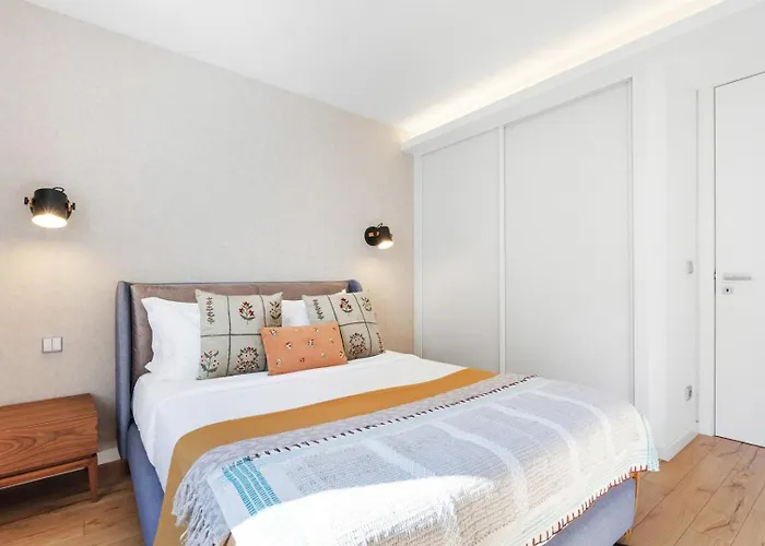 Avenue 104 @ Renovato, Bonfim * Porto