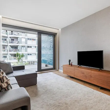 Avenue 104 @ Renovato, Bonfim * Πόρτο