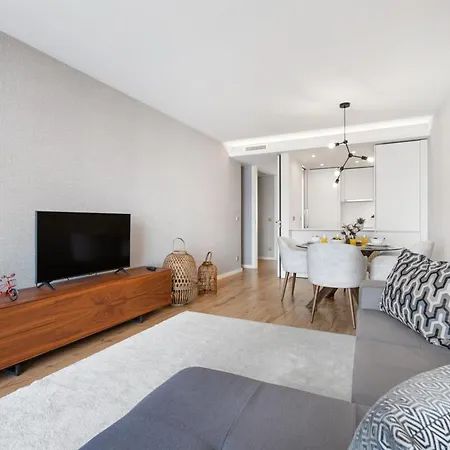 Avenue 104 @ Renovato, Bonfim شقة بورتو