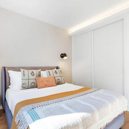 Avenue 104 @ Renovato, Bonfim * بورتو