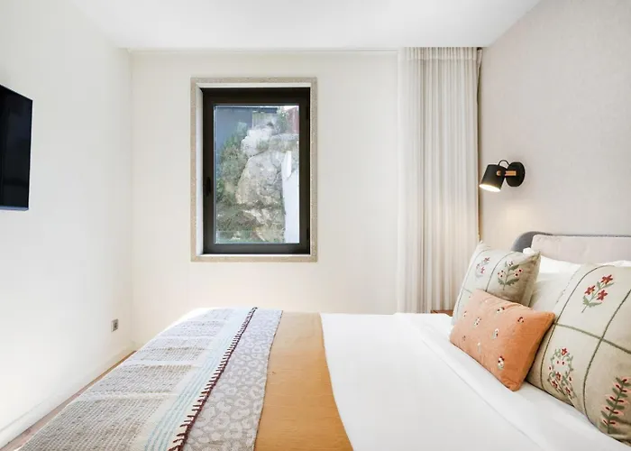 Avenue 104 @ Renovato, Bonfim * Porto